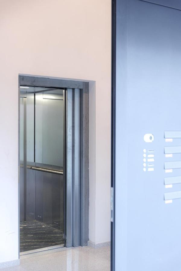 Lulex IV - Traumwohnung Terasse Garten In نيوس المظهر الخارجي الصورة